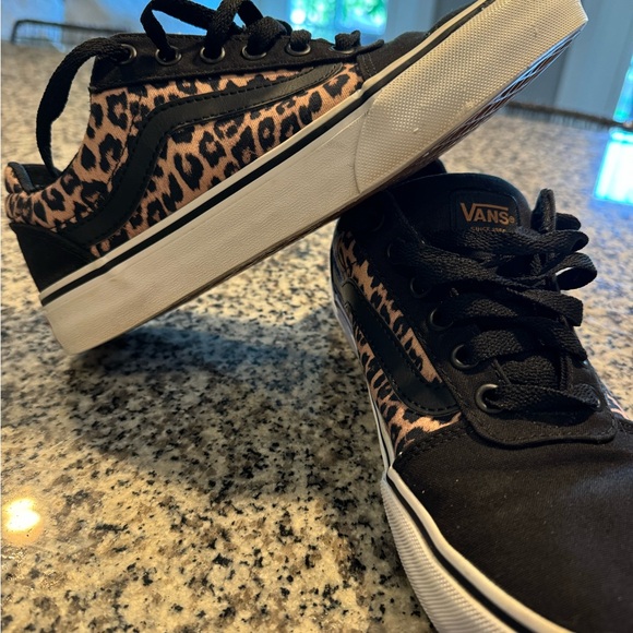 Leopard Vans - Picture 7 of 7